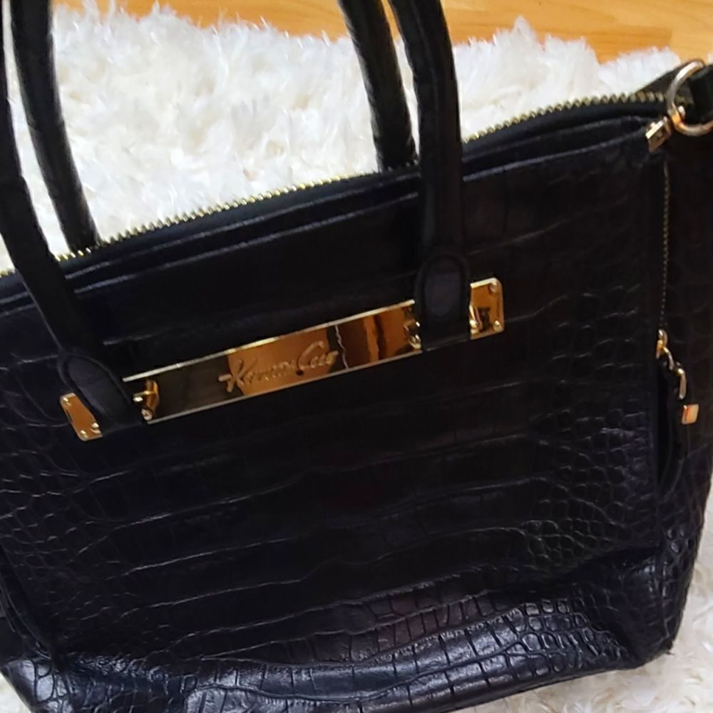 Kenneth Cole handbag  - Picture 9 of 9